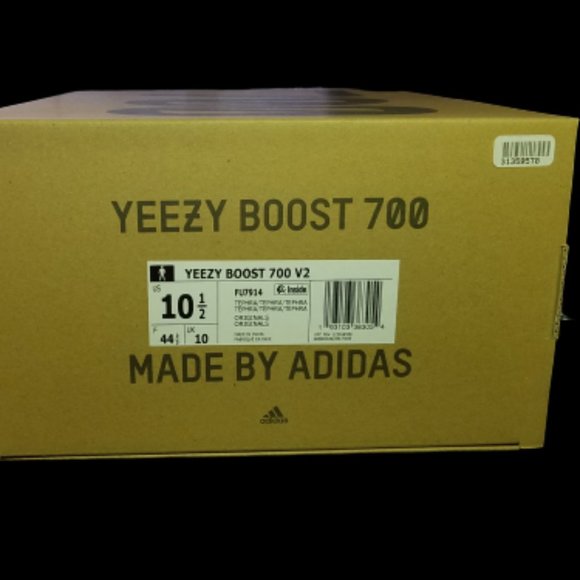 *Sold* NWT Yeezy Boost 700 v2 - Picture 5 of 8